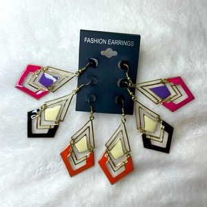 3 pairs of fashion earrings